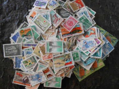 Lot timbre Vietnam, anii 50-60, stamp. si nestamp., 550 bucati foto