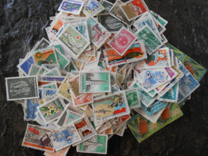 Lot timbre Vietnam, anii 50-60, stamp. si nestamp., 550 bucati
