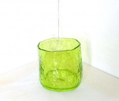 Vaza studio UNICAT Art-Glass, suflata manual, cristal verde neon, expozitie foto