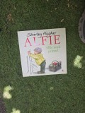 Alfie intră primul - Shirley Hughes