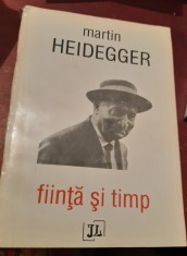 FIINTA SI TIMP Martin Heidegger foto