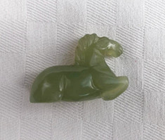 Statueta sculptura in forma unui cal din jad natural, de 175 ct foto