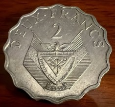 RWANDA 2 FRANCS(F.A.O.)1970 MONEDA/ AUMINIU/ 1,51 g. / 23,5 mm. foto