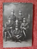 Fotografie tip carte postala, grup de militari, perioada interbelica