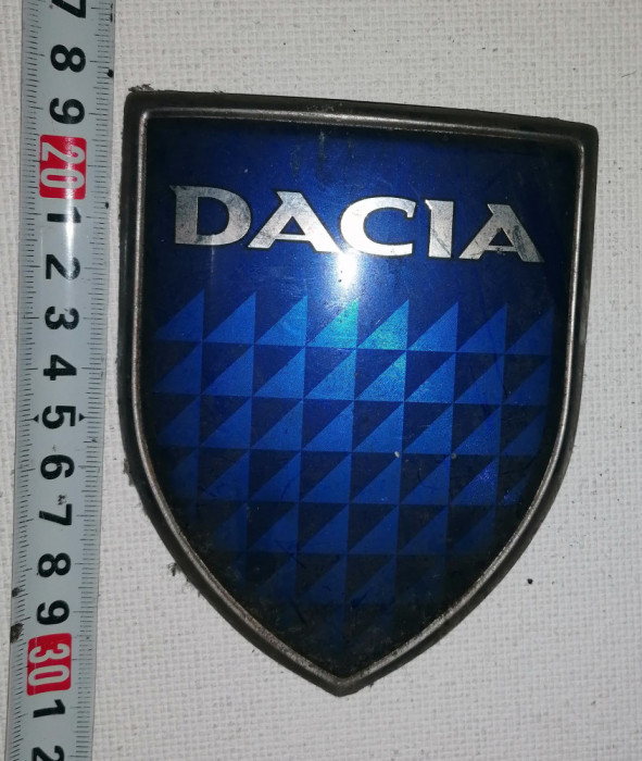 EMBLEMA DACIA LOGAN FOLOSITA