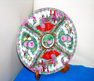Farfurie portelan pictata manual Famille Rose Medallion 1900-20 marcaj, Qianlong foto