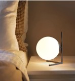 Veioza / lampa de masa, 1 glob alb, dulie G9, culoare corp negru
