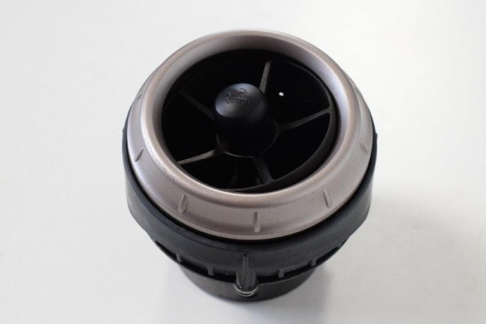 Gura de ventilație planșa de bord FERRARI CALIFORNIA 2011 OEM: 080723600 10027319