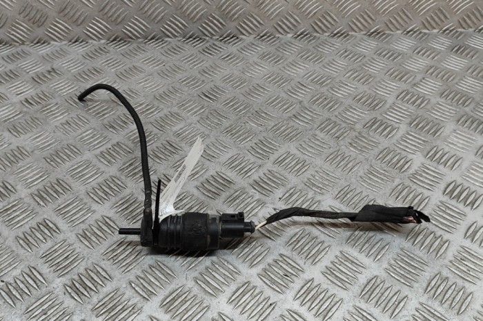 Motor rezervor lichid de parbriz AUDI A8 D3 4E2, 4E8 2006 OEM: 3D0955681 29399063