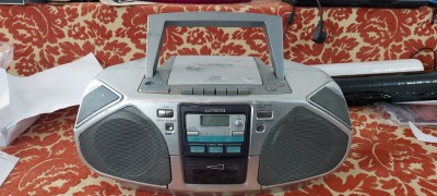 RADIO CD CASETOFON AIWA , MODEL CSD-FD73 FUNCTIONEAZA DOAR RADIO FM . foto