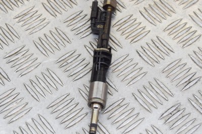 Injector de combustibil BMW 3 Coupe E92 2010 OEM: 0261500063,7568607 | 12164950 foto