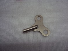 cheie ceas semineu,pendulă,interior cu latura de 4 mm