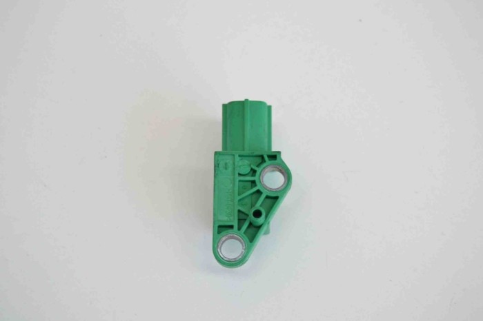 Senzor de impact dreapta spate AUDI A4 Avant 8K5, B8 2013 OEM: 1K0909606C | 1558453