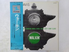 Vinil LP &amp;quot;Japan Press&amp;quot; Miles Davis All Stars &amp;lrm;&amp;ndash; Walkin&amp;#039; (NM) foto
