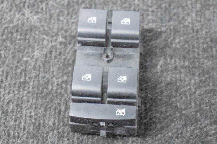 Buton geam ușă st&acirc;nga față CHEVROLET MALIBU V300 2014 OEM: 13305373 11294937