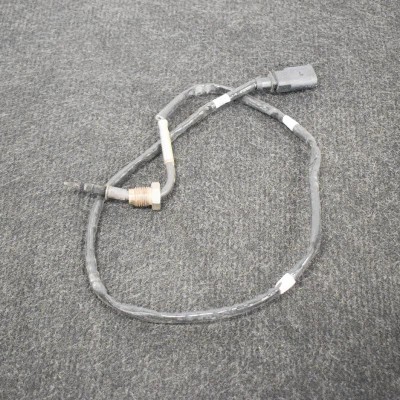 Senzor de temperatură VW PASSAT B8 3G2 2015 OEM: 04L906088BD | 10388411 foto