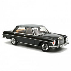 Macheta auto Mercedes-Benz 280 SE 1968 1:18 negru, 1:18 Norev