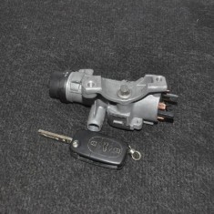 Butuc de contact AUDI A4 8EC, B7 2006 OEM: 4B0905851M 2612023