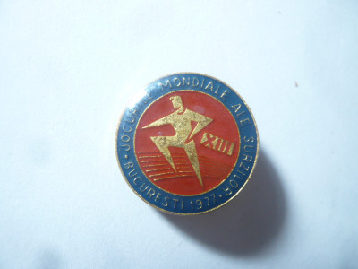 Insigna Sport Romania - Jocurile Mondiale ale Surzilor Bucuresti 1977 ,d=2,2cm foto