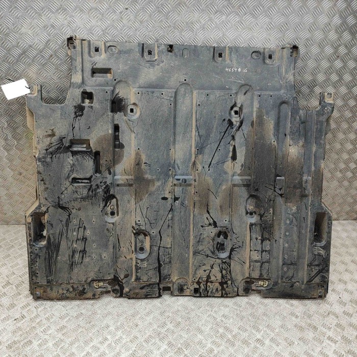 Scut motor central spate PEUGEOT 2008 II 2021 OEM: 9847061080