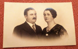 Cuplu. Fotografie datata Bucuresti, 1936 - dimensiuni 13,5x8,5 cm