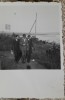 Fotografie, trei barbati la plimbare prin parcul Prefecturii, pe malul Dunarii, 1943