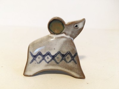 * Bibelou / figurina ceramica glazurata, soricel, miniatura, 4,5 cm foto