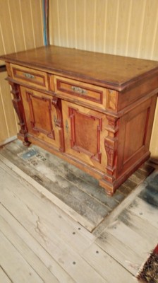 Comoda Lemn +Furnir . foto