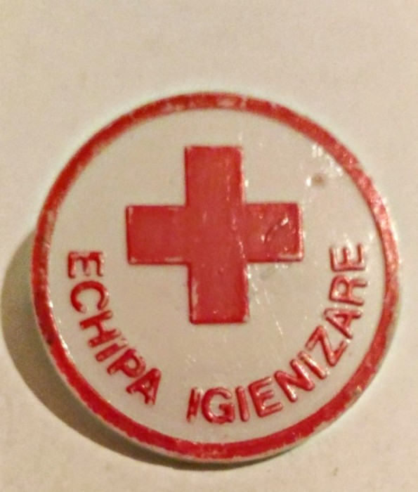 MEDICINA INSIGNA CRUCEA ROSIE INSIGNA ECHIPA IGIENIZARE 30,45 MM