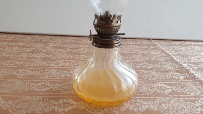 LAMPA, LAMPITA DIN STICLA, CU STICLA DE LAMPA, LUCRATA MANUAL, COLECTIE