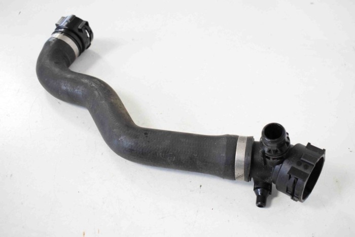 Furtun radiator răcire dreapta BMW 3 F30, F80 2017 OEM: 7812941