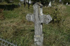 vand loc de veci cimitirul damaroaia
