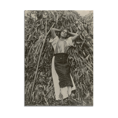 Țărancă cu furca, fotografie realizată de Alexandru Bellu foto