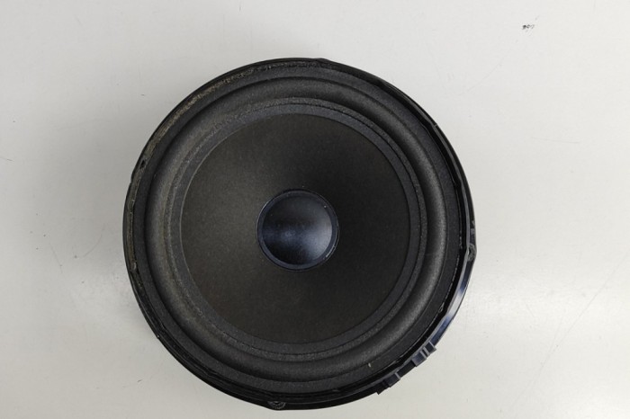 Difuzor ușă dreapta spate VW AMAROK 2H_, S1B 2016 OEM: 2H0035453A 28664984