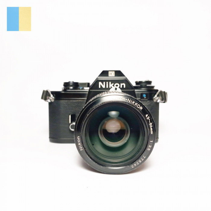 Nikon EM cu Nikon Zoom-Nikkor 43-86mm f/3.5