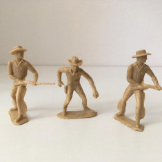 * Lot 3 figurine Cowboy, plastic bej, 6cm, colectie