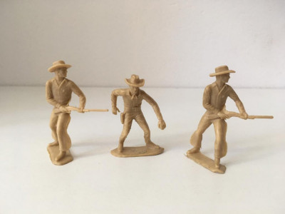 * Lot 3 figurine Cowboy, plastic bej, 6cm, colectie foto