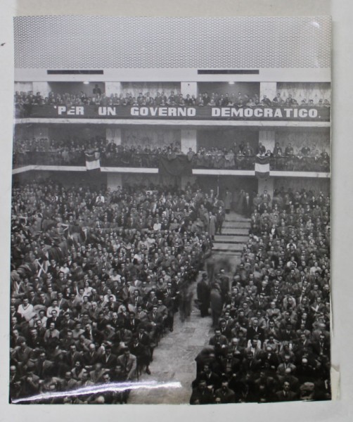 IMAGINE CU PARTICPANTI LA CONGRESUL AL VIII - LEA AL PARTIDULUI COMUNIST ITALIAN , FOTOGRAFIE DE PRESA , 1956