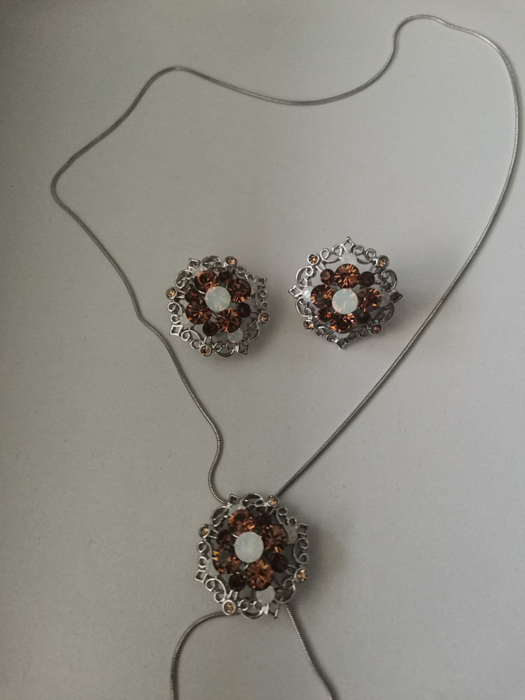 Set bijuterii dama-IIT(colier+cercei) inox placat cu Aur 18k si Swarovski |  Okazii.ro