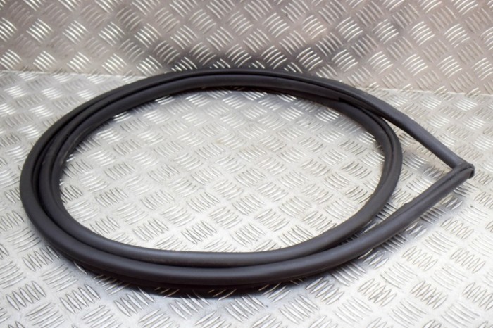 Garnitura ușă st&acirc;nga spate TOYOTA C-HR _X1_ 2020 OEM: 62332-F4010 | 13502821