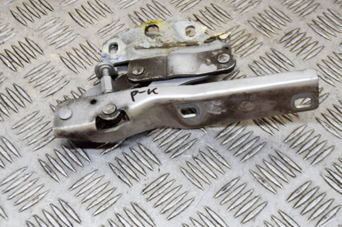 Balama capota st&acirc;nga față VW PASSAT B7 362 2012 OEM: 3AA823301 | 13572478