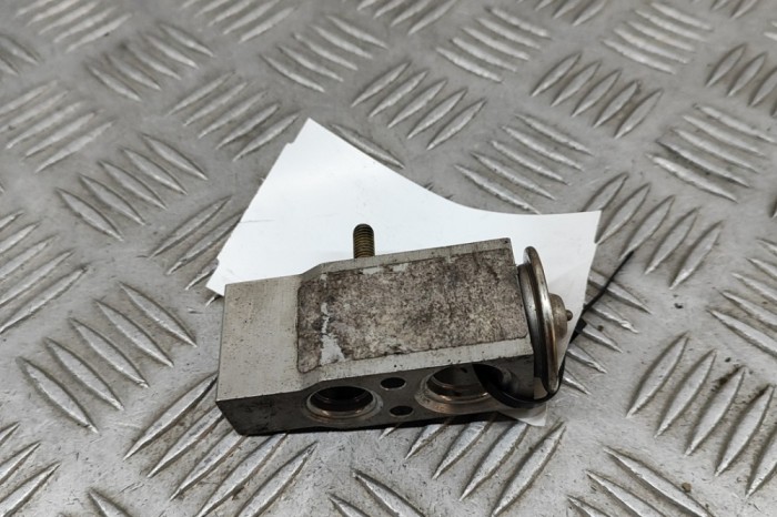 Supapa de expansiune aer condiționat PORSCHE 911 997 2006 OEM: 666995N | 27843945