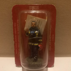 Figurina plumb - Pompier Barcelone tenue de feu Espagne 2002 - Del Prado 1:32