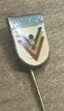 AMS2 Insignă vintage de colecție &bdquo;Daciada&rdquo;, competiție sportivă națională din Republica Socialistă Rom&acirc;nia, emailată, cu ac lung