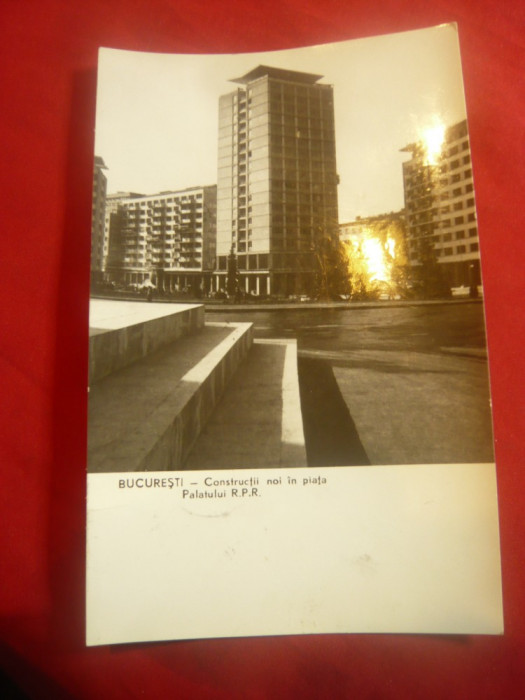 Ilustrata Bucuresti - Constructii noi in Pta Palatului RPR circulat 1960