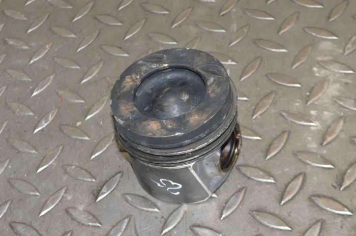 Piston MERCEDES-BENZ C T-Model S204 2010 OEM: 65100