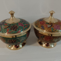Set de 2 superbe boluri cu capac in stil oriental din bronz