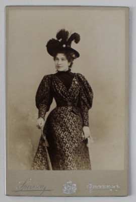 STUDIO W. OPPELT , BUCURESTI , DOAMNA CU UMBRELA SI PALARIE , FOTOGRAFIE CABINET , CCA. 1900 foto