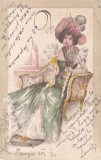 Ilustratie cu scena de salon cu o dama eleganta cu evantai (circulata 1902)