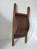 * Sită veche din lemn și metal, pentru bulion. etc &ndash; rustic, decorativ/funcțional &ndash; 48&times;20,5&times;9 cm